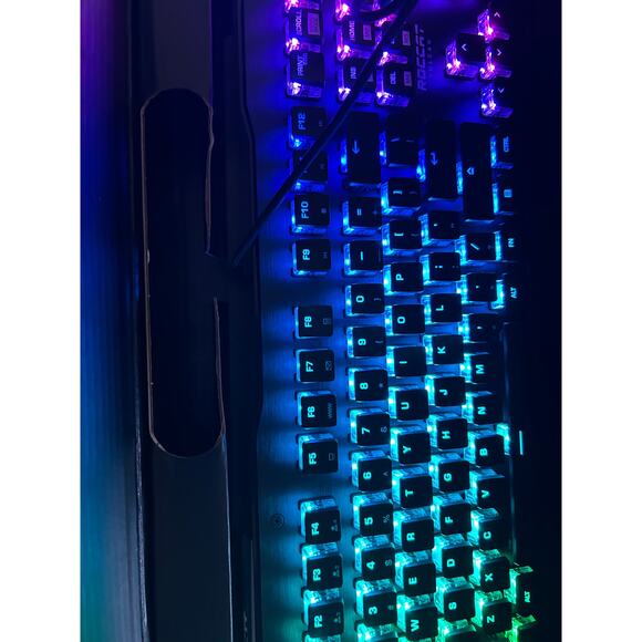 Roccat Vulcan Pro Optical RGB Mechanical Gaming Keyboard Open Box Unused - Picture 10 of 10